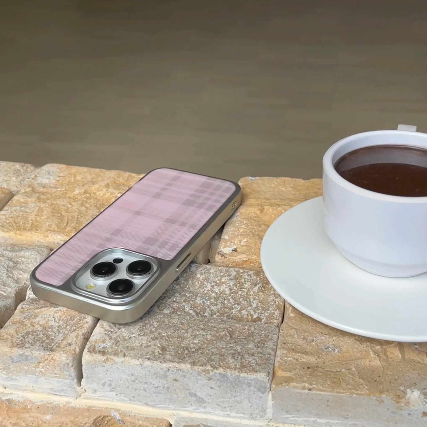 Stylish Simple Electroplate Pink Plaid Pattern Solid Color Phone for iPhone 13 14 15 16 Pro Max Glossy Shockproof Phone Case