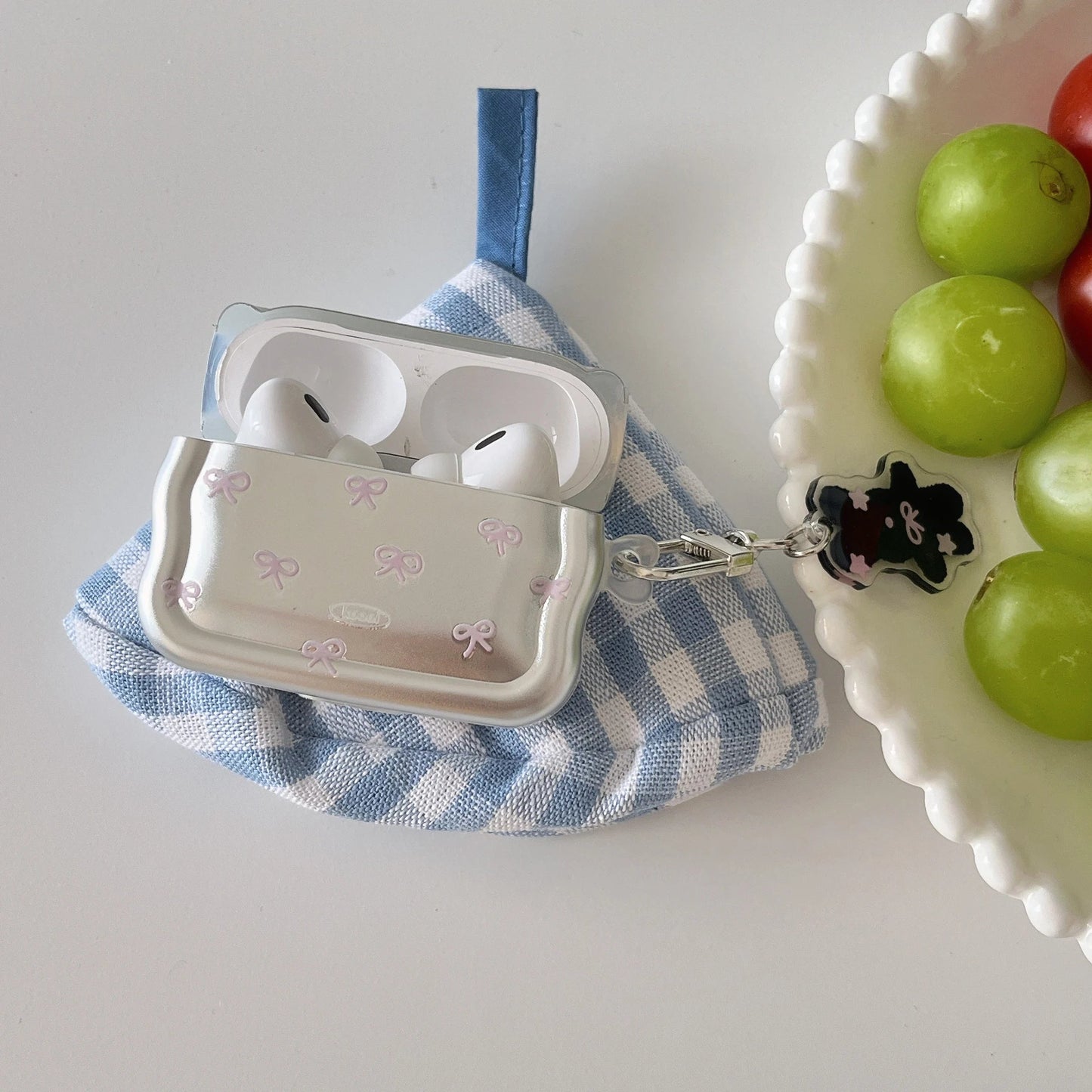 Wave Electroplated Pink Bow + Pendant Suitable for Apple for Airpodspro2 Case/For Airpodspro Case/For Airpods4 Case/For Airpods3 Case/For Airpods2 Case/Simple Earphone Case Caseverse