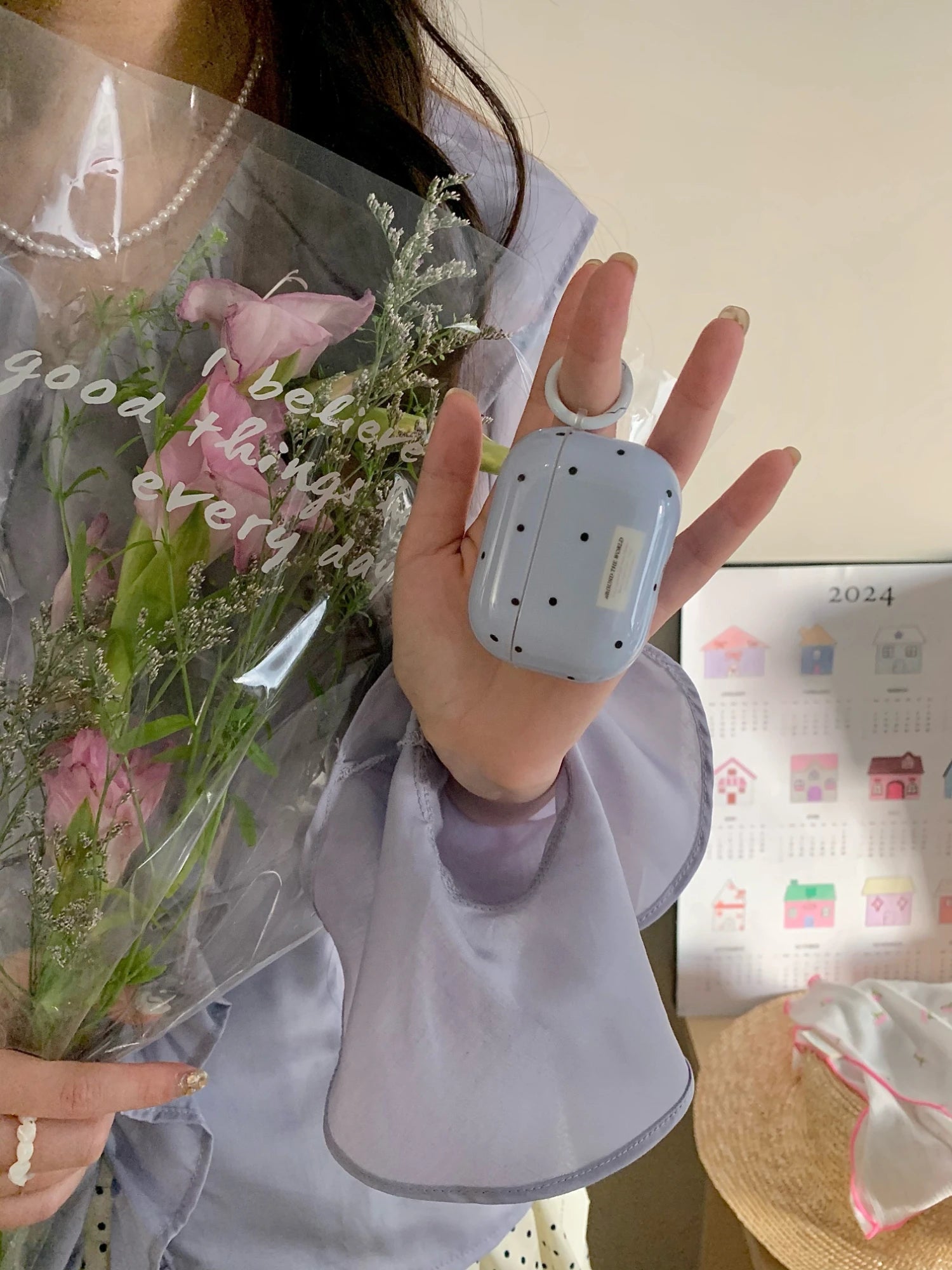 The Blue Polka Dot + Ring Is Suitable for Apple for Airpodspro2 Case/For Airpodspro Case/For Airpods4 Case/For Airpods3 Case/For Airpods2 Case/Fashion Earphone Case/Simple Earphone Case Caseverse